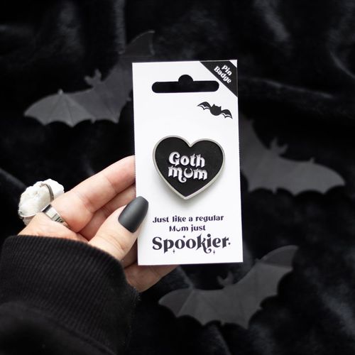GOTH MUM PIN BADGE