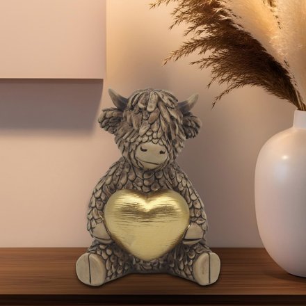 Hughie Highland Cow Gold Heart Figurine, 11cm