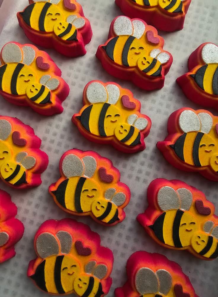 Busy Bees Bath Bomb
